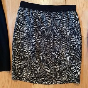 Ann Taylor pencil skirt, black and white textured